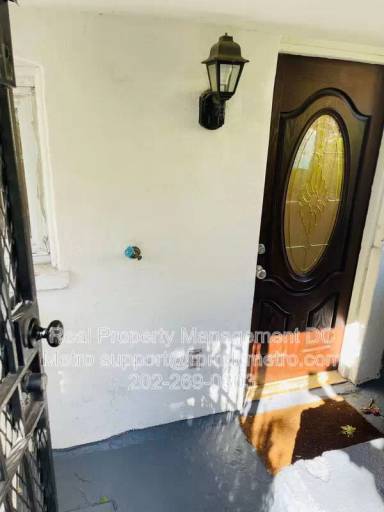 Main picture of 3522 10th St NW