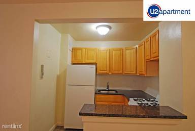 Main picture of 200 E 19th St