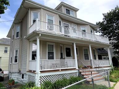Main picture of 245 Broadway