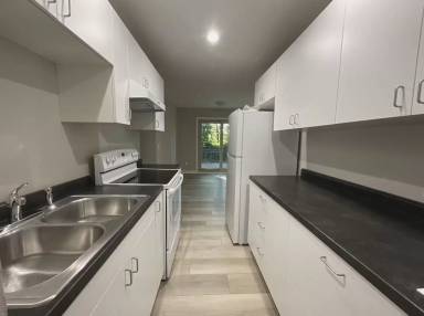Main picture of 520 W Downing Pl