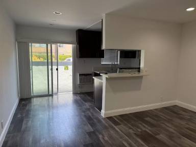 Main picture of 1327 S St. Andrews Pl - 03