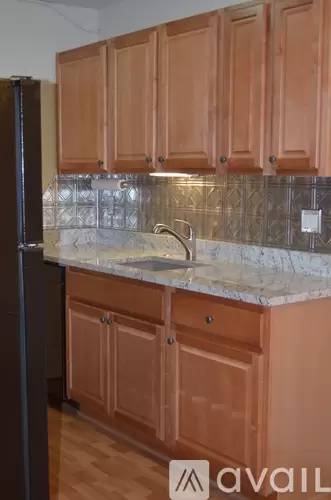 Main picture of 501 Golden Cir