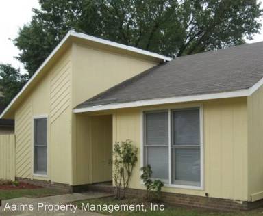Main picture of 536 Hickorywood Dr