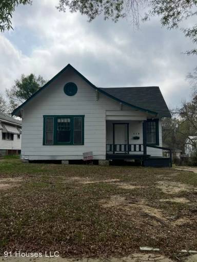 Main picture of 115 E Lister St