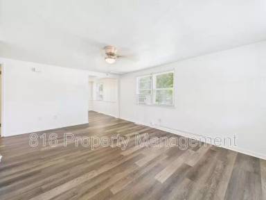 Main picture of 639 S Crysler Ave