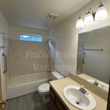 Main picture of 3704 W Rose Hill St