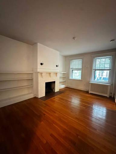 Main picture of 36 Linnaean St