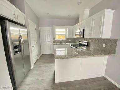 Main picture of 1905 Canyon Dr