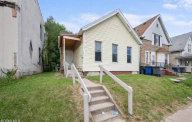 Main picture of 2615 Lagrange St