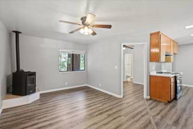 Main picture of 5293 Buckhorn Rd