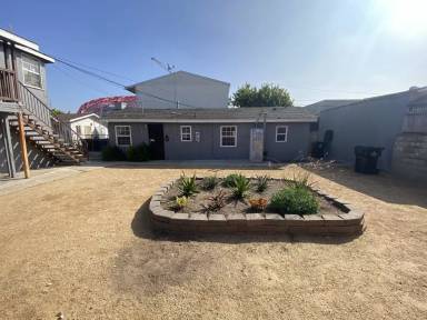 Main picture of 4014 W 102nd St