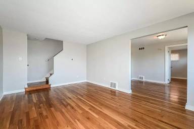 Main picture of 536 Burton Dr