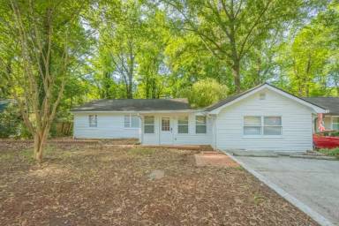 Main picture of 240 Habersham Dr