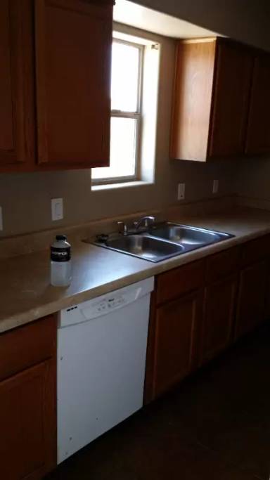 Main picture of 1167 N Main St