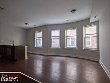 Main picture of 5058 N Winchester Ave