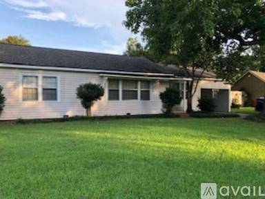 Main picture of 115 Greenwood Dr