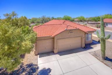 Main picture of 7762 S Trumpet Vine Ave