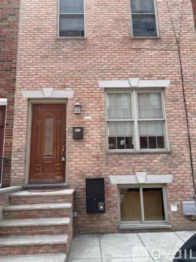Main picture of 2204 S 15th St