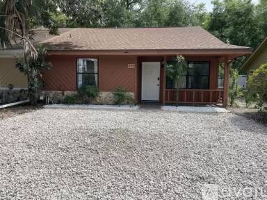 Main picture of 482 Tamarack St