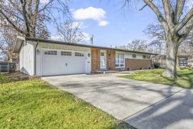 Main picture of 25 Lambert Ln