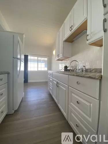 Main picture of 139 N Hamilton Dr