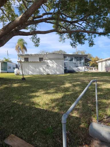 Main picture of 1533 Lakeview Dr