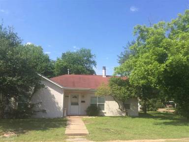 Main picture of 3700 Holick Ln