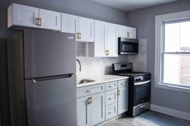 Main picture of 105 Scranton St