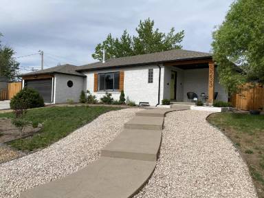 Main picture of 3233 Zenobia St