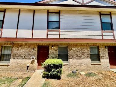 Main picture of 3049 Olympia Dr