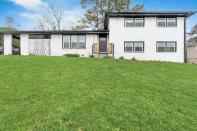 Main picture of 2932 Valley Ridge Dr