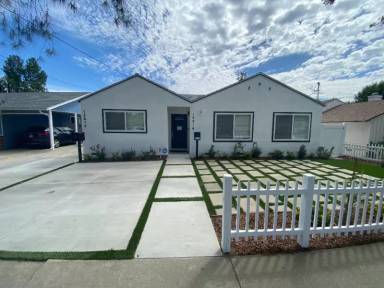 Main picture of 15016 Kittridge St