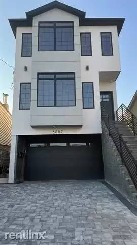Main picture of 6807 Newkirk Ave
