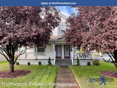 Main picture of 402 Newtown St