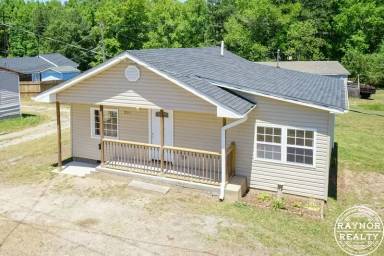 Main picture of 201 Smith Dr