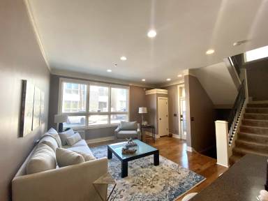 Main picture of 522 Oak St