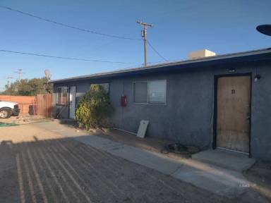 Main picture of 527 W Wilson Ave