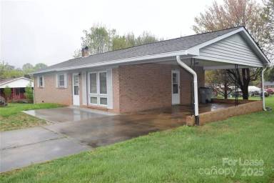 Main picture of 1920 Walt Arney Rd