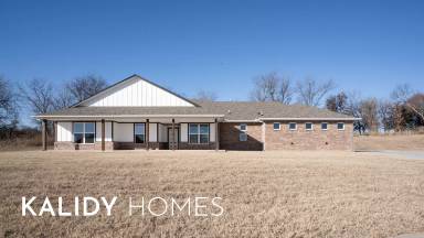 Main picture of 305 Kirks Holw