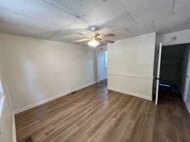 Main picture of 991-993 Reinhard Ave