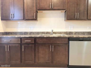 Main picture of 1010 W Sunnyside Ave