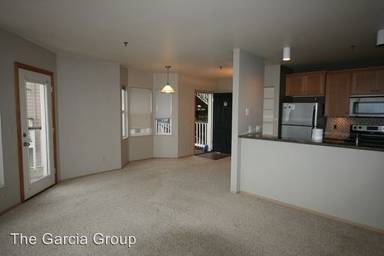 Main picture of 413 NW Uptown Ter