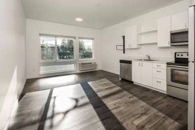 Main picture of 5401 SE Woodstock Blvd