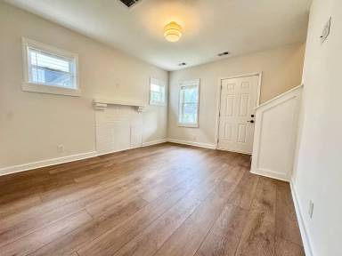 Main picture of 1728 16th Ave N