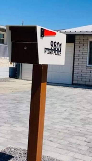 Main picture of 9801 N 2nd Pl