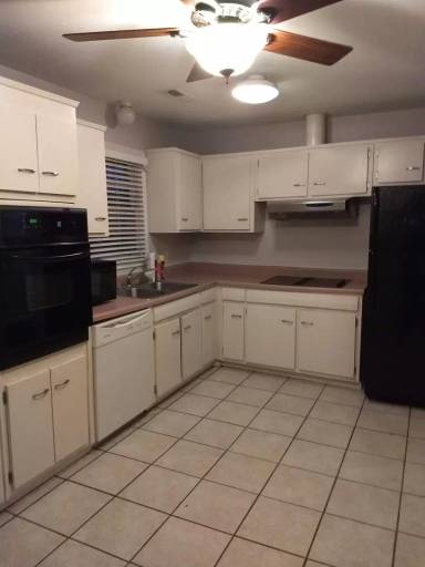 Main picture of 4001 W Englewood Blvd