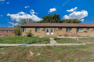 Main picture of 638 S Woodlawn Blvd