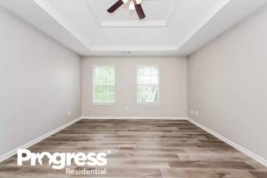 Main picture of 290 Hazelhurst Dr
