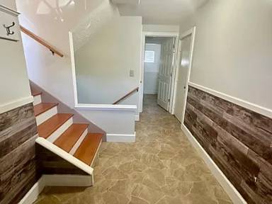 Main picture of 5617 N 69th St