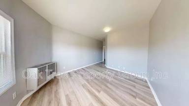 Main picture of 2451 Seminary Ave